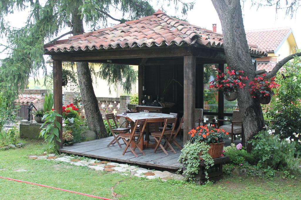 Casa Giuliana Guest House Calosso Екстериор снимка