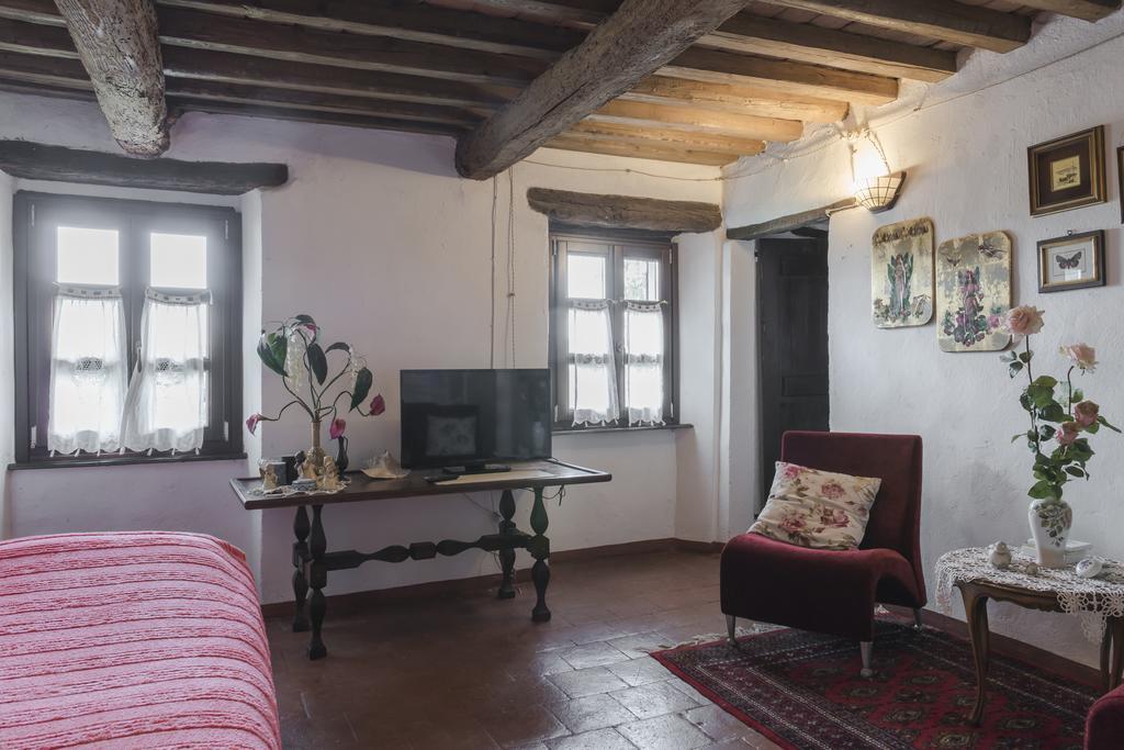Casa Giuliana Guest House Calosso Екстериор снимка