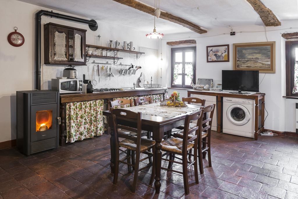 Casa Giuliana Guest House Calosso Екстериор снимка